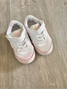 Nike Kids White and Light Pink Velcro Sneakers